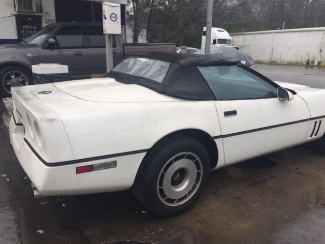 1985 White Chevrolet Corvette Convertible