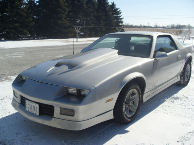 1985 Silver Chevrolet Camaro