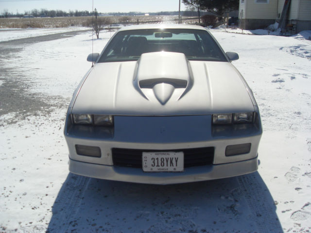 1985 Silver Chevrolet Camaro
