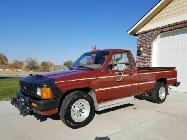 1986 Brown Toyota Pickup Cab & Chassis