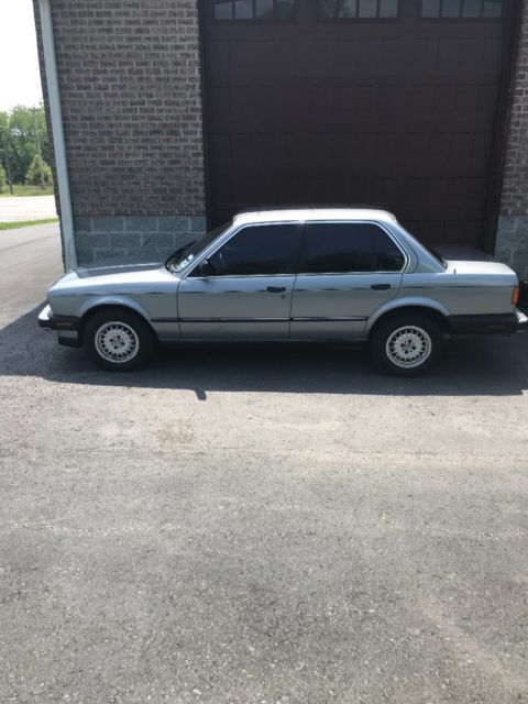 1986 Blue BMW 3-Series Sedan