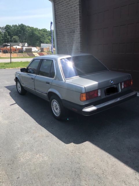 1986 Blue BMW 3-Series Sedan