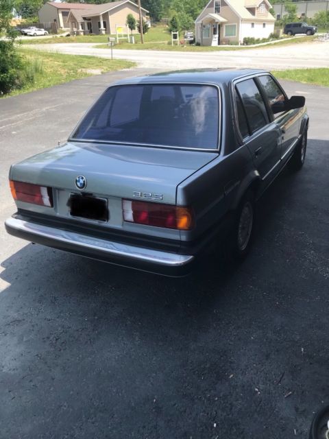 1986 Blue BMW 3-Series Sedan