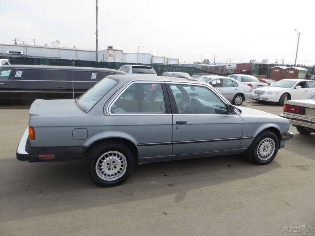 1986 Gray BMW 3-Series Sedan