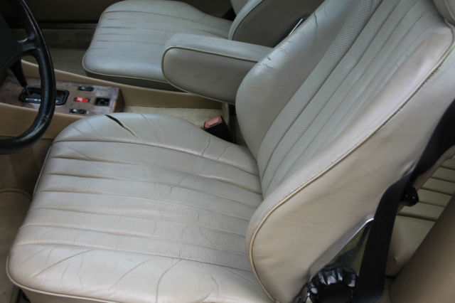 1986 Red Mercedes-Benz SL-Class Convertible