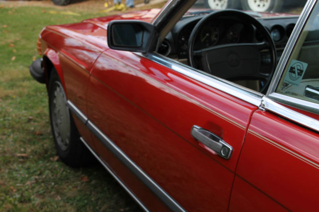 1986 Red Mercedes-Benz SL-Class Convertible