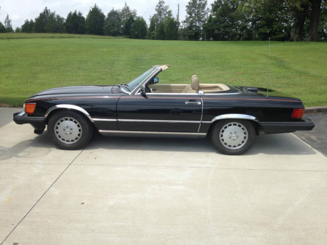 1986 Black Mercedes-Benz 500-Series Convertible