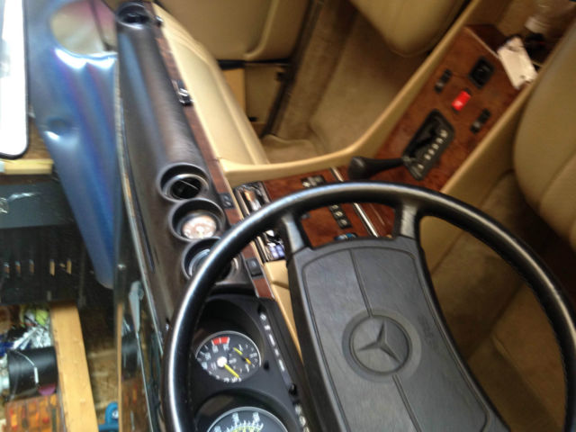 1986 Black Mercedes-Benz 500-Series Convertible