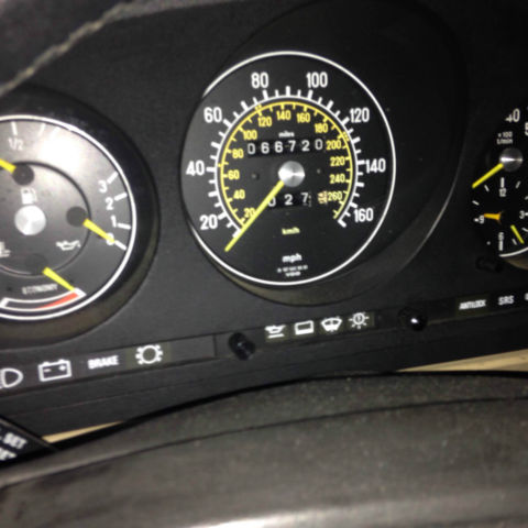 1986 Black Mercedes-Benz 500-Series Convertible