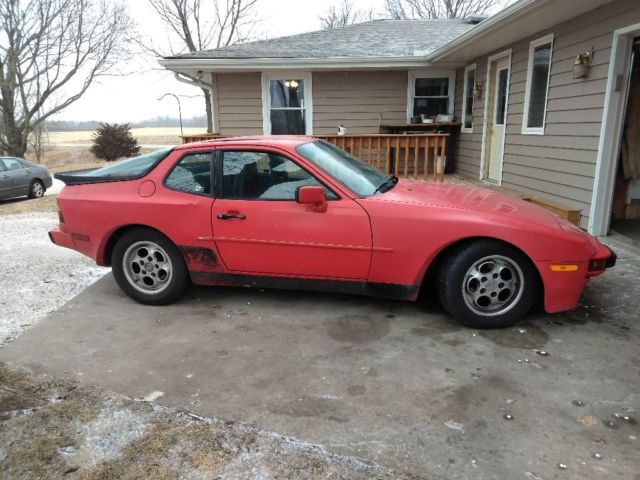 1986 Red Porsche 944 Coupe