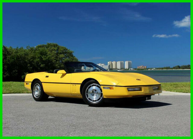 1986 Yellow Chevrolet Corvette
