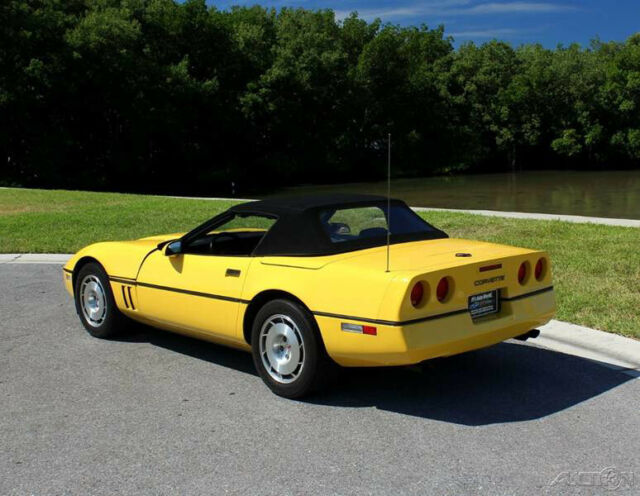 1986 Yellow Chevrolet Corvette