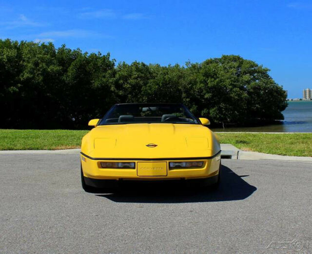 1986 Yellow Chevrolet Corvette