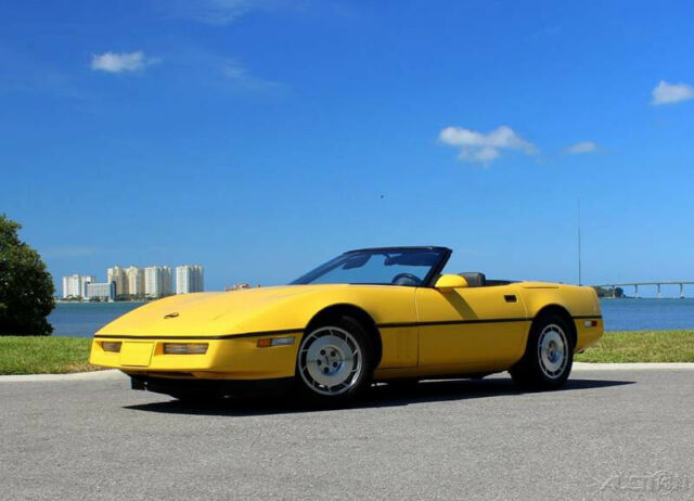 1986 Yellow Chevrolet Corvette