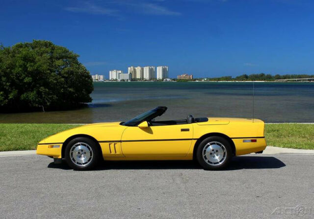 1986 Yellow Chevrolet Corvette