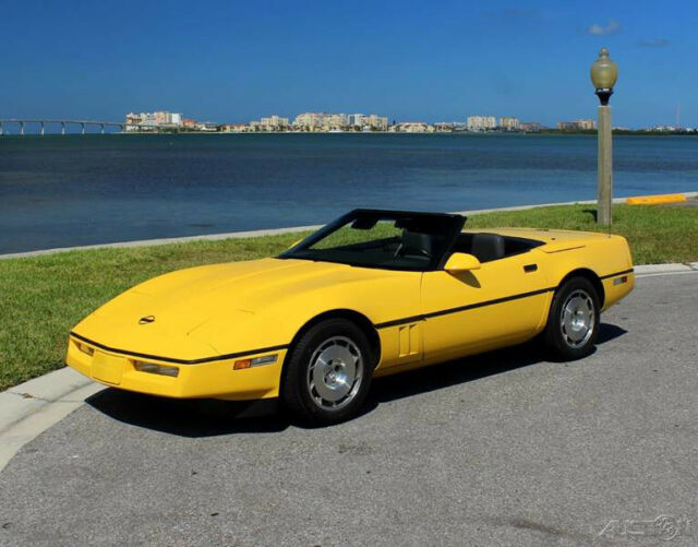 1986 Yellow Chevrolet Corvette