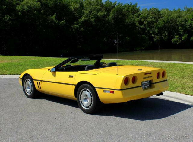 1986 Yellow Chevrolet Corvette