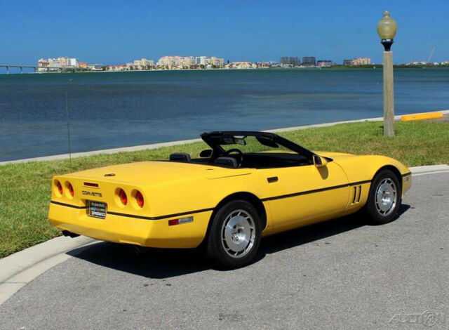 1986 Yellow Chevrolet Corvette