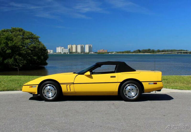 1986 Yellow Chevrolet Corvette