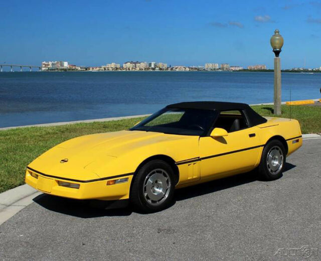 1986 Yellow Chevrolet Corvette