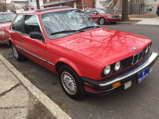 1986 Red BMW 3-Series