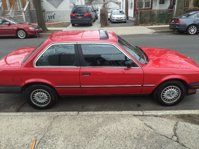 1986 Red BMW 3-Series