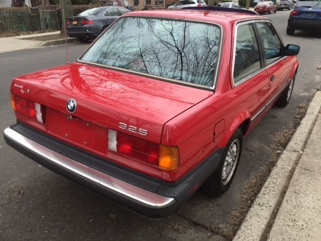 1986 Red BMW 3-Series