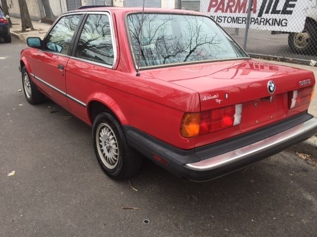 1986 Red BMW 3-Series