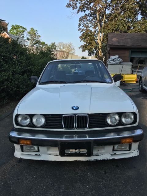 1986 White BMW 3-Series Coupe
