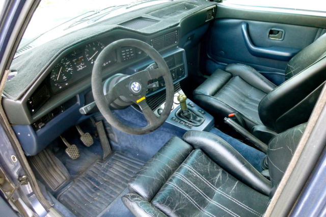 1986 Blue BMW 5-Series Sedan