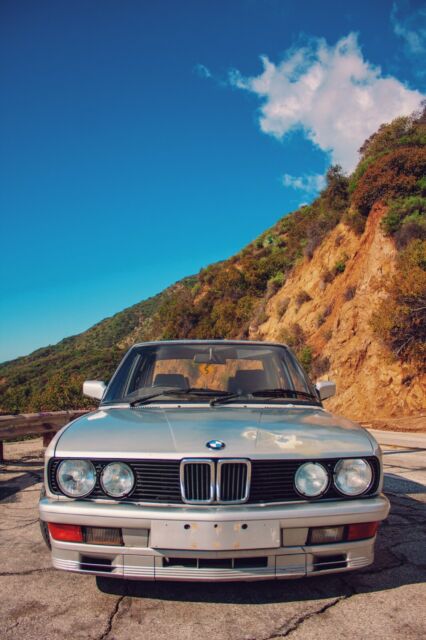 1986 Silver BMW 5-Series Sedan