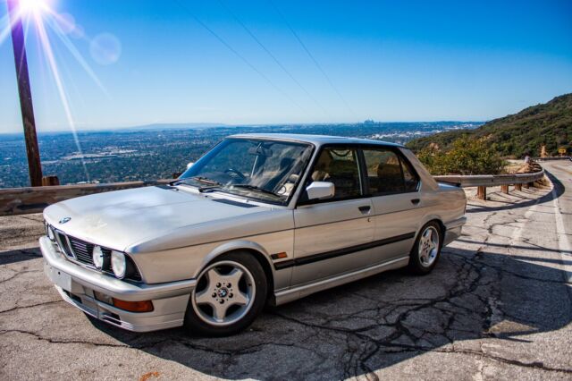 1986 Silver BMW 5-Series Sedan