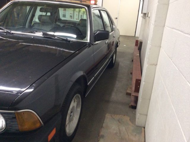 1986 Black BMW 7-Series Coupe