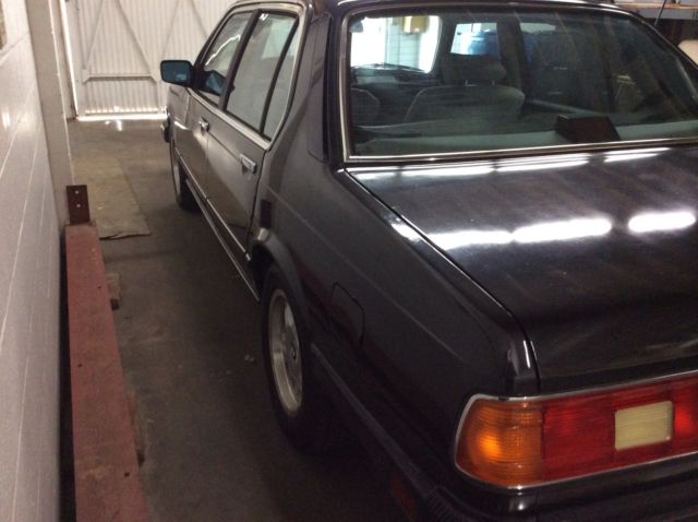 1986 Black BMW 7-Series Coupe