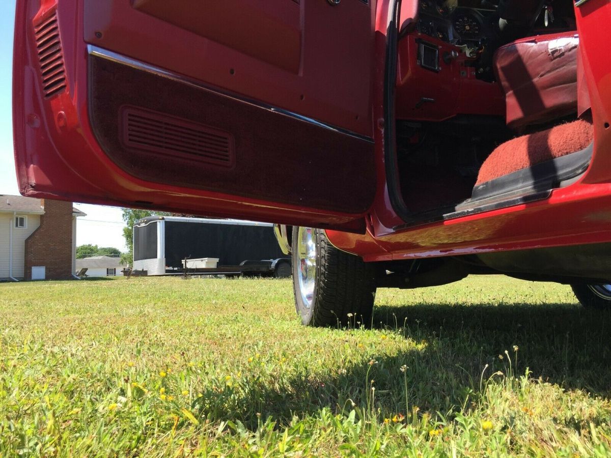 1986 Red Chevrolet C-10 Standard Cab Pickup