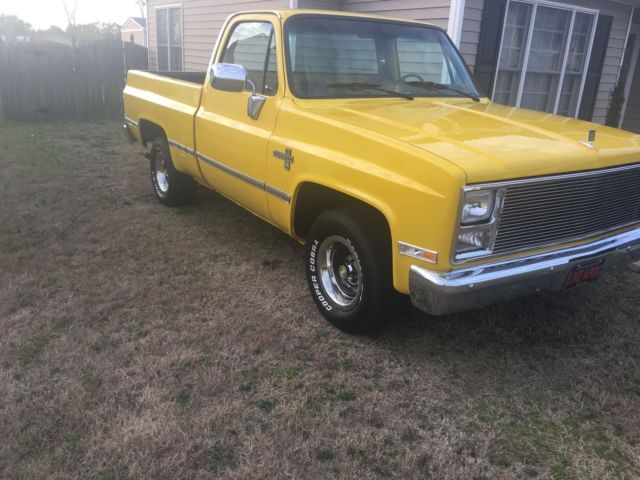 1986 Yellow Chevrolet C-10 Standard Cab Pickup