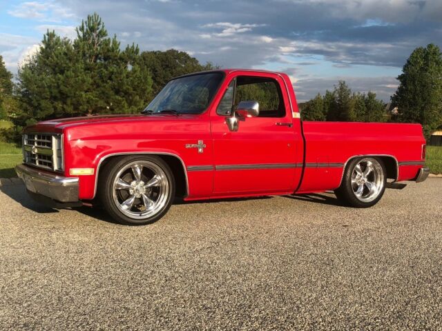 1986 Red Chevrolet C-10 Squarebody