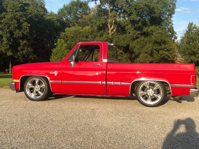 1986 Red Chevrolet C-10 Squarebody