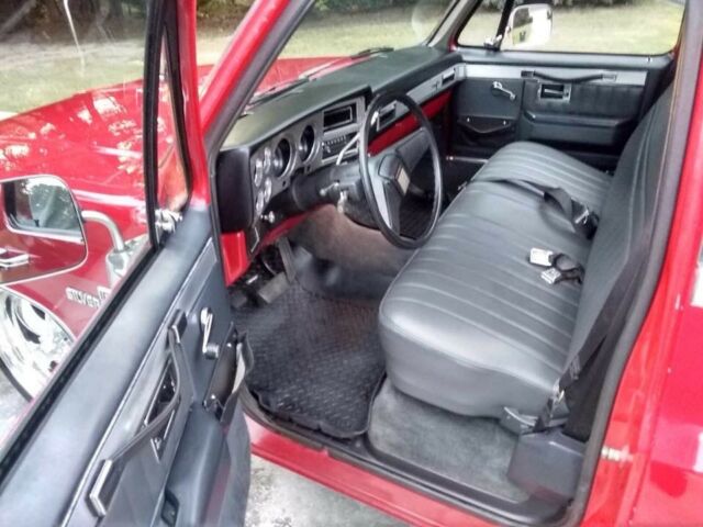 1986 Red Chevrolet C-10 Squarebody