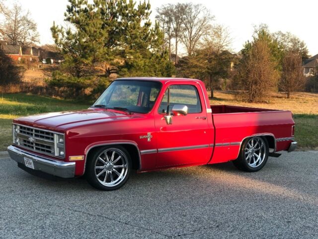 1986 Red Chevrolet C-10 Squarebody