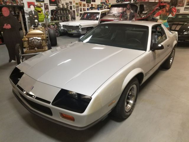 1986 Silver Chevrolet Camaro Coupe