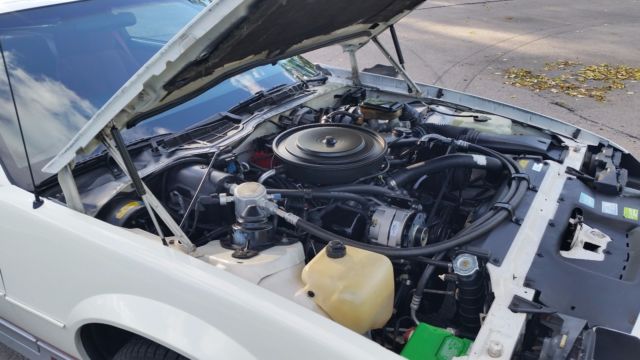 1986 White Chevrolet Camaro Coupe