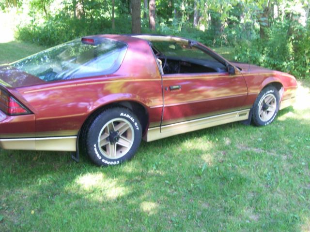 1986 Red Chevrolet Camaro Coupe