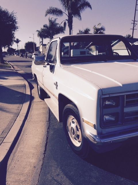 1986 white Chevrolet C-10 Cab & Chassis