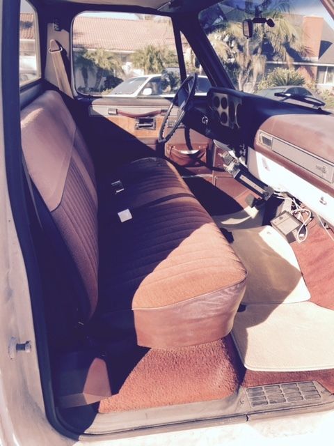 1986 white Chevrolet C-10 Cab & Chassis