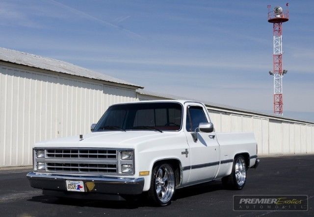1986 White Chevrolet C/K Pickup 1500 Pickup Truck