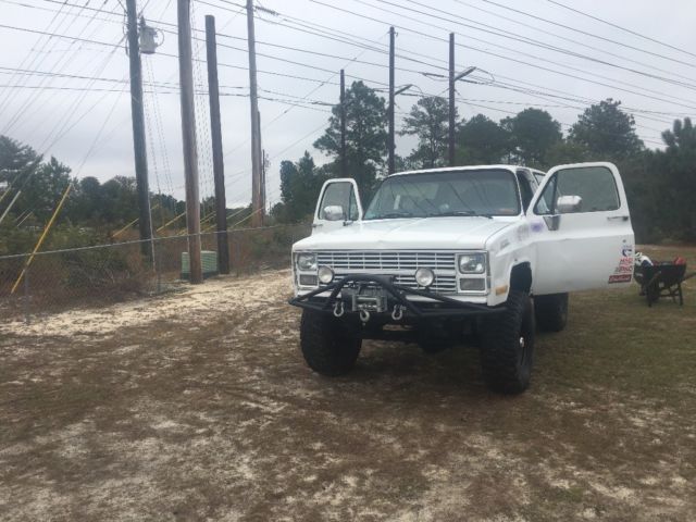 1987 White Chevrolet Blazer SUV