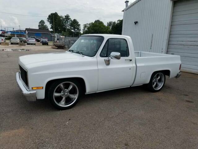 1986 White Chevrolet C-10 Standard Cab Pickup