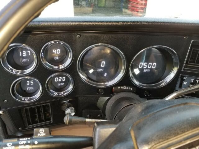 1986 White Chevrolet C-10 Standard Cab Pickup