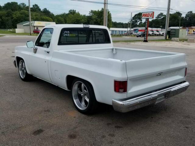 1986 White Chevrolet C-10 Standard Cab Pickup